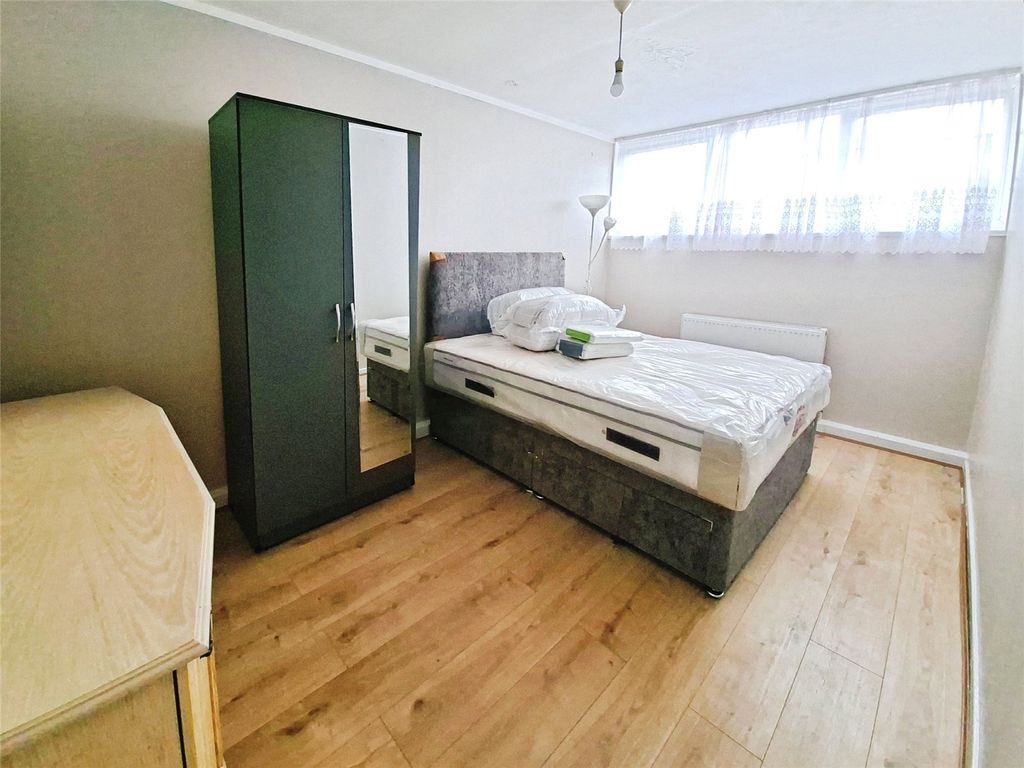 Property photo 3 of 15 Bedroom