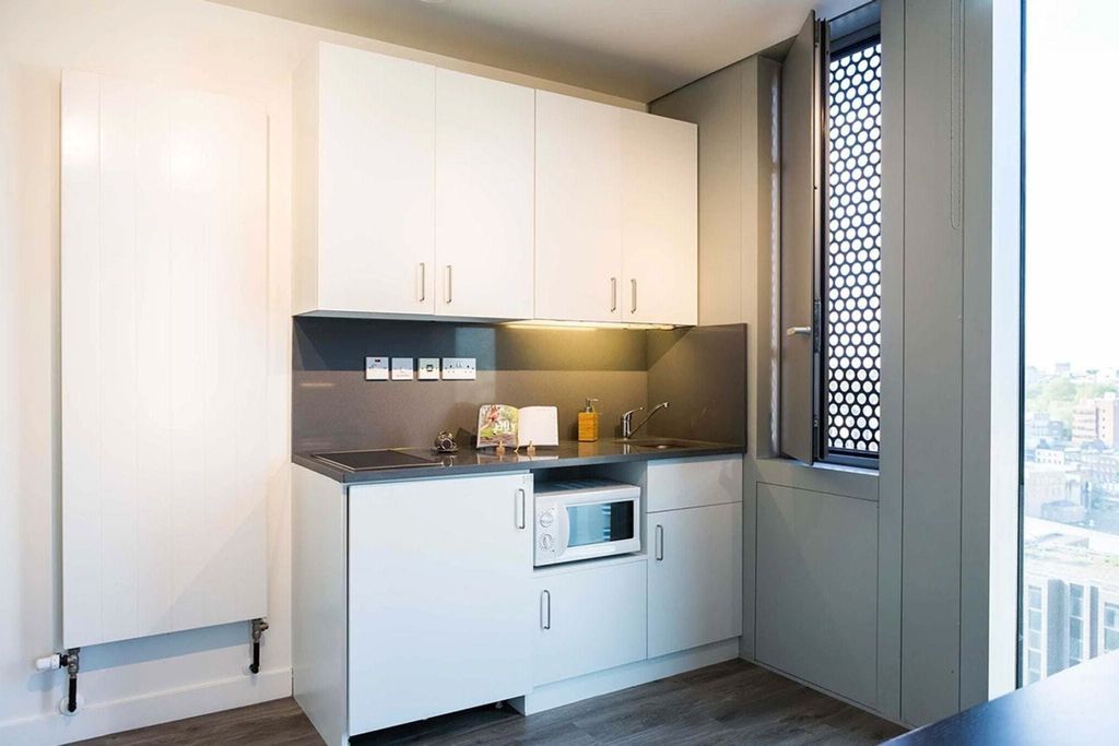 Property photo 2 of 11 Kitchen