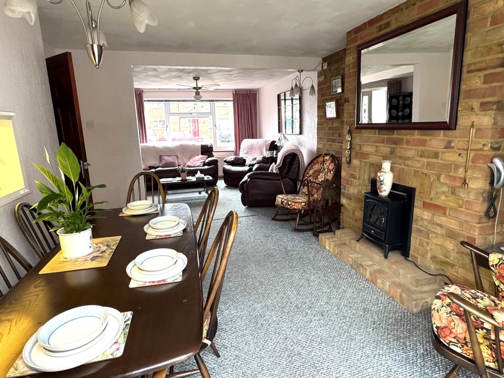 Property photo 3 of 10 Diner