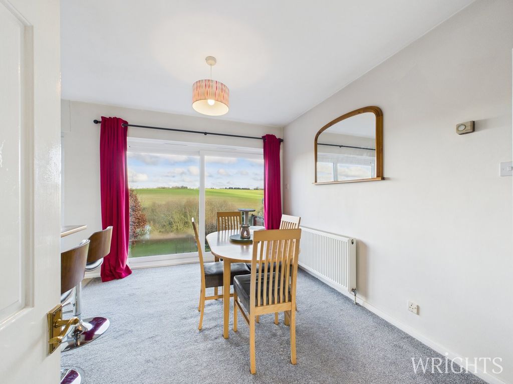 Property photo 2 of 26