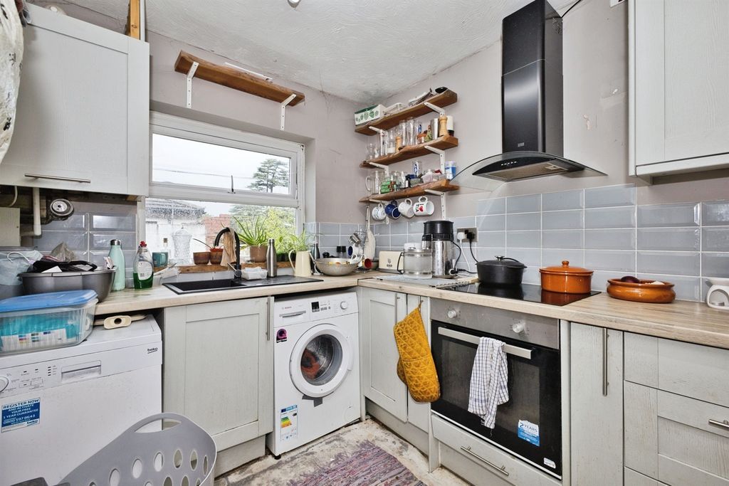 Property photo 3 of 16