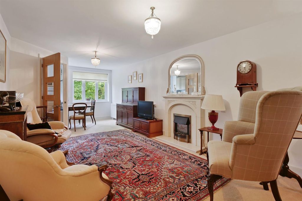 Property photo 1 of 10 61A5882F-15F8-4E1E-A6E1-36F587d05B1Aosmcs - 19 Ead