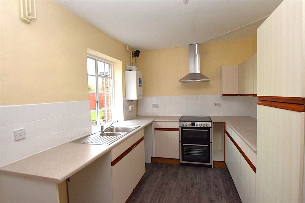 Property photo 3 of 14 Kitchen