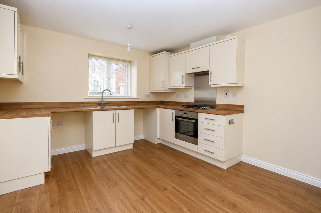 Property photo 2 of 15 E269Db1d-4724-4E6B-8Cb4-8Fa0B381Fa3c.Png
