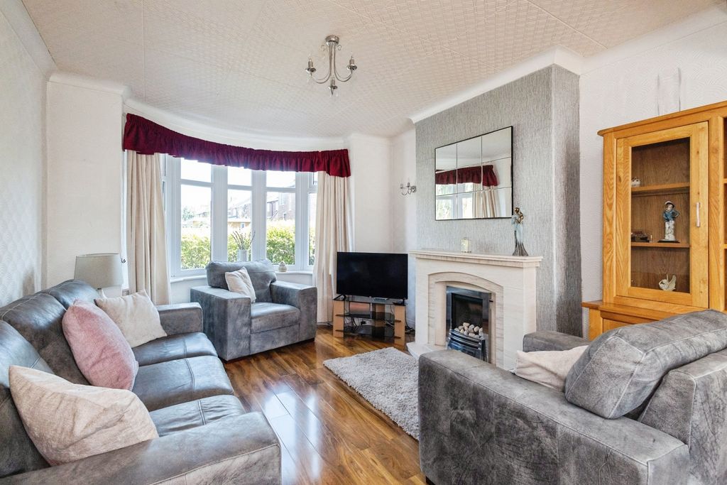 Property photo 2 of 17 Photo