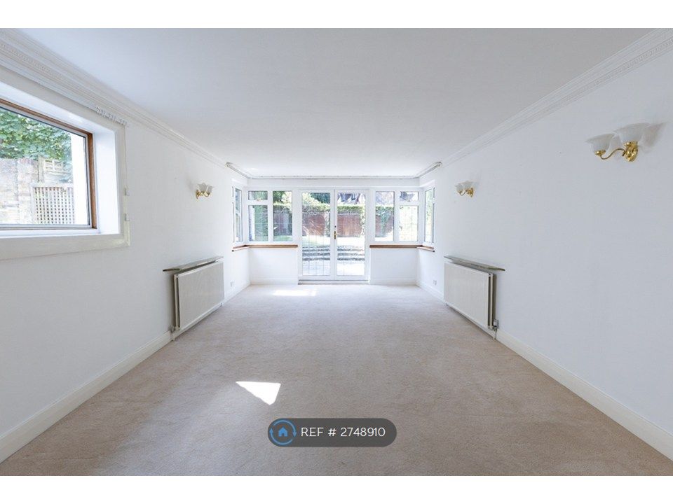 Property photo 3 of 23 Living Room