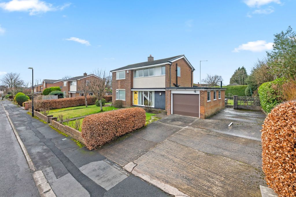 Property photo 1 of 28