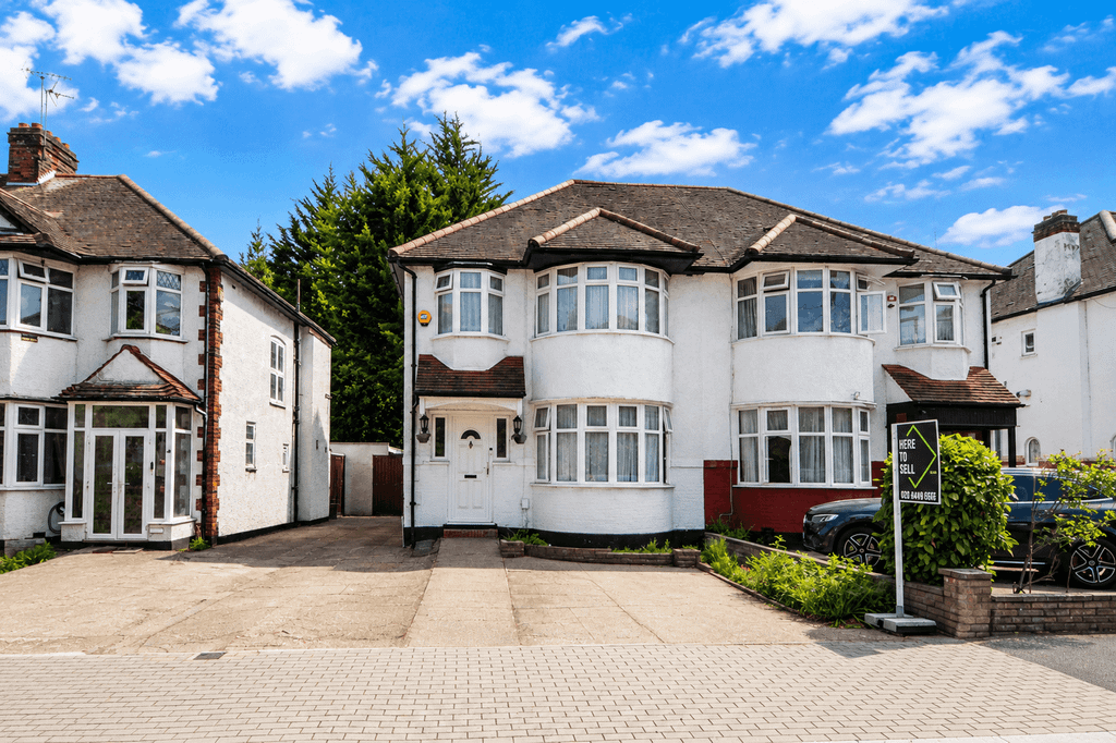 Property photo 1 of 18 3 Bedroom Semi Detached For Sale