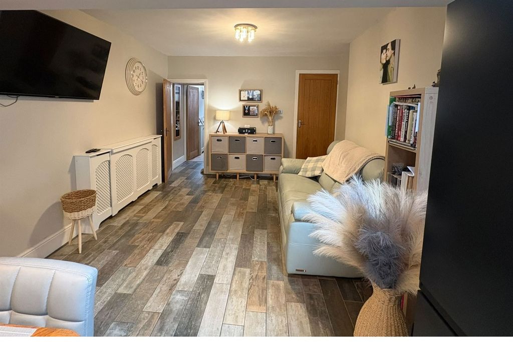Property photo 3 of 3