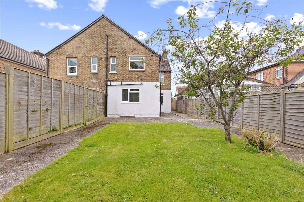 Property photo 2 of 15 Garden