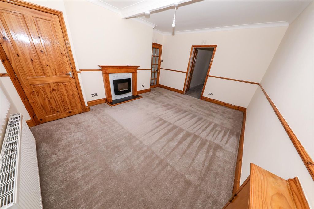 Property photo 2 of 14 B