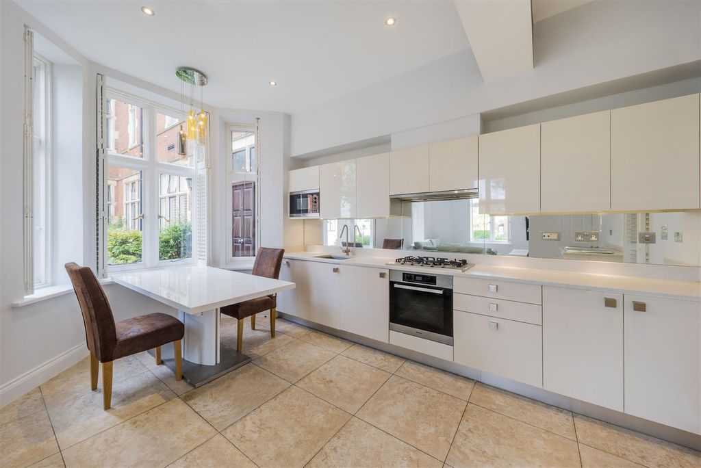 Property photo 2 of 17 Kitchen/Diner: