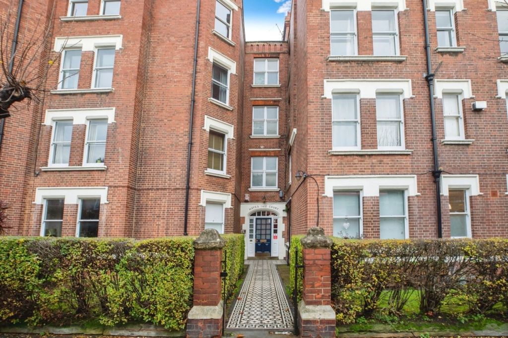 Property photo 1 of 24