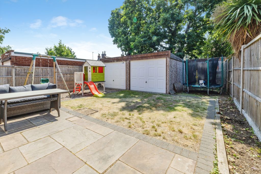 Property photo 2 of 17 2026-07-09-17Lansdowneavenue022