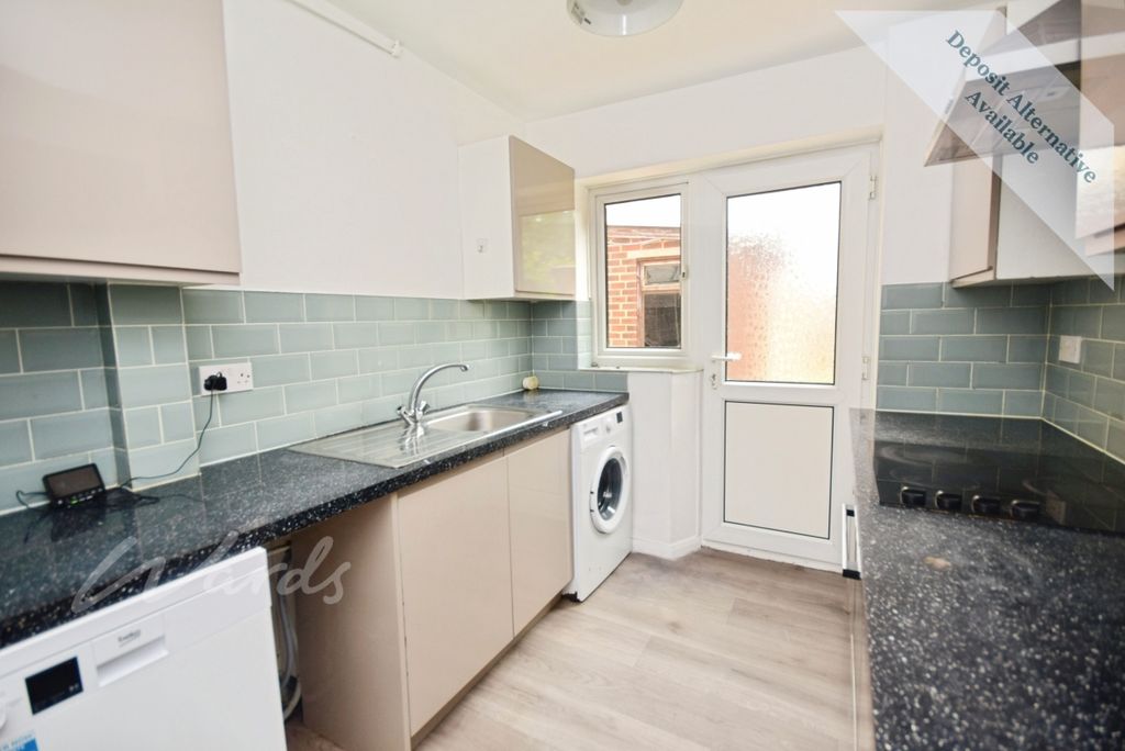 Property photo 2 of 10 Kitchen