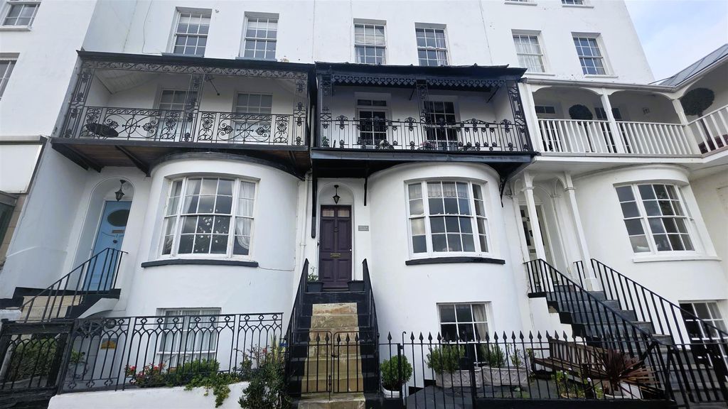 Property photo 1 of 20 Exterior