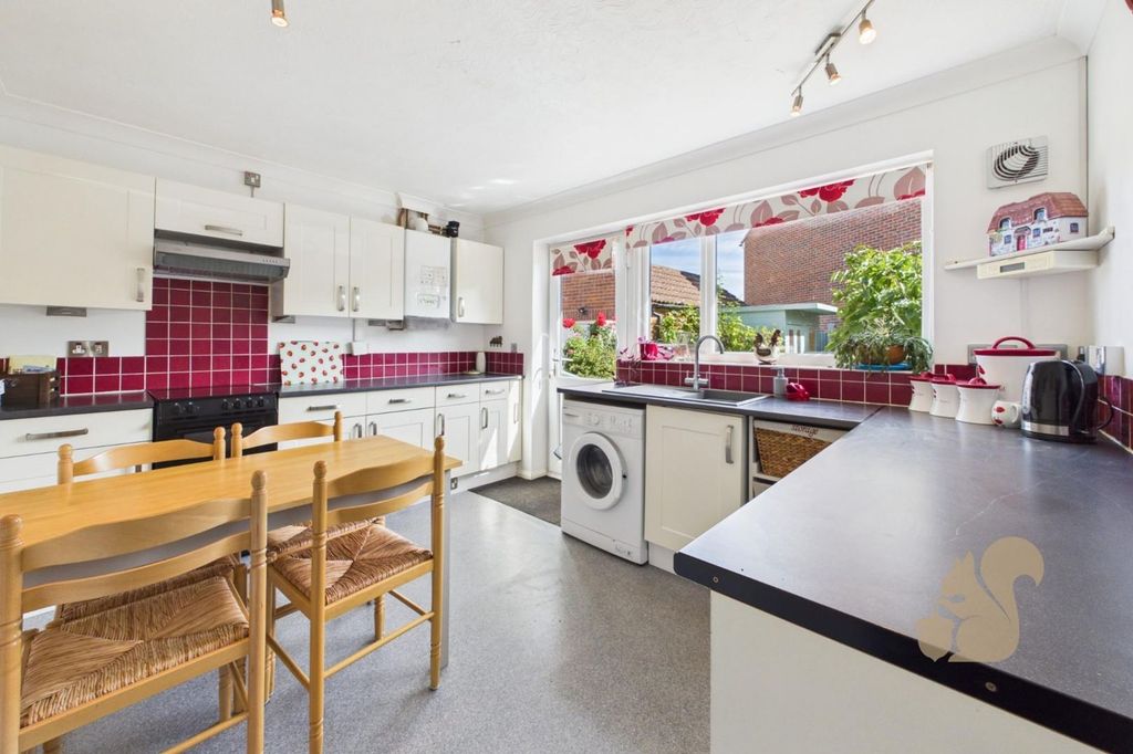 Property photo 3 of 15 Kitchen