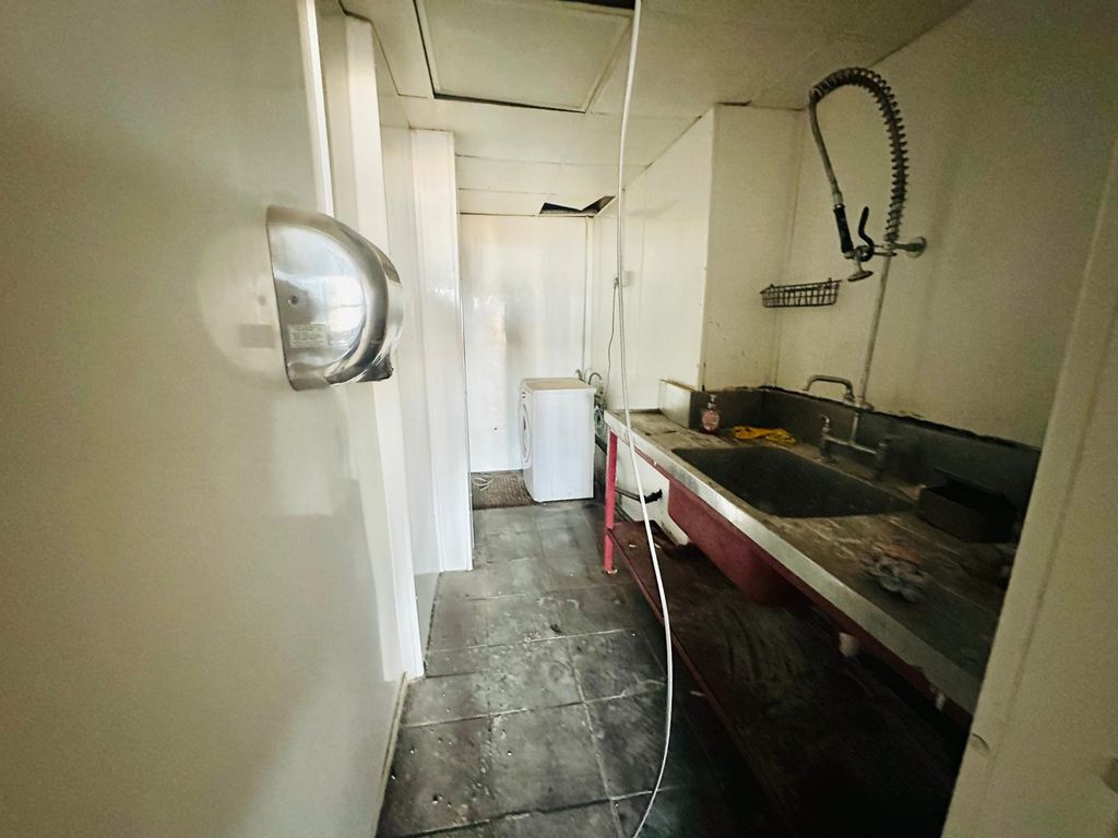 Property photo 3 of 6 Gallery