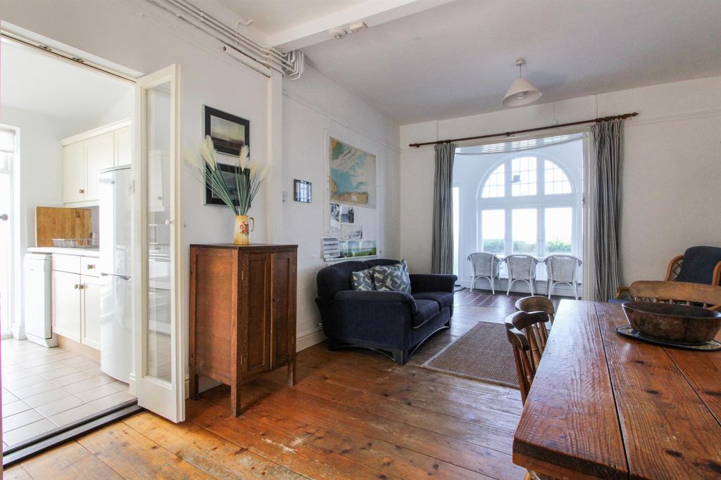 Property photo 3 of 16 Admiralty Walk, Whitstable