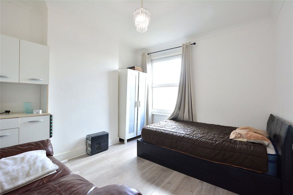 Property photo 1 of 9 Picture No. 11