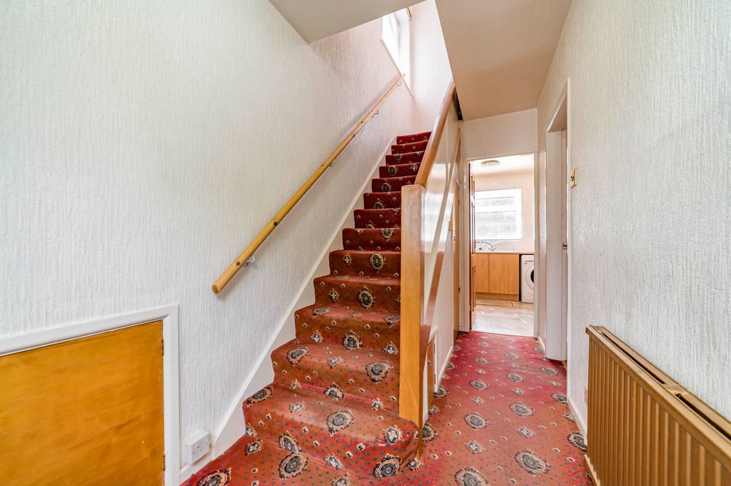 Property photo 2 of 20