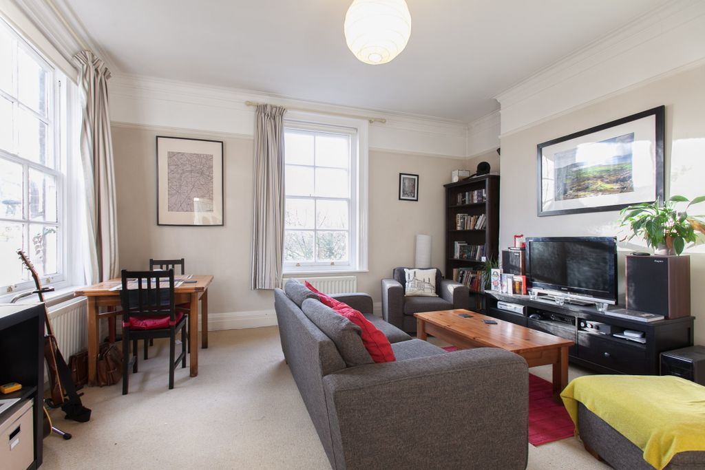Property photo 1 of 6 Living Room Bolingbr