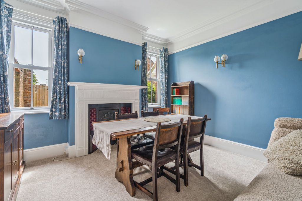 Property photo 3 of 19