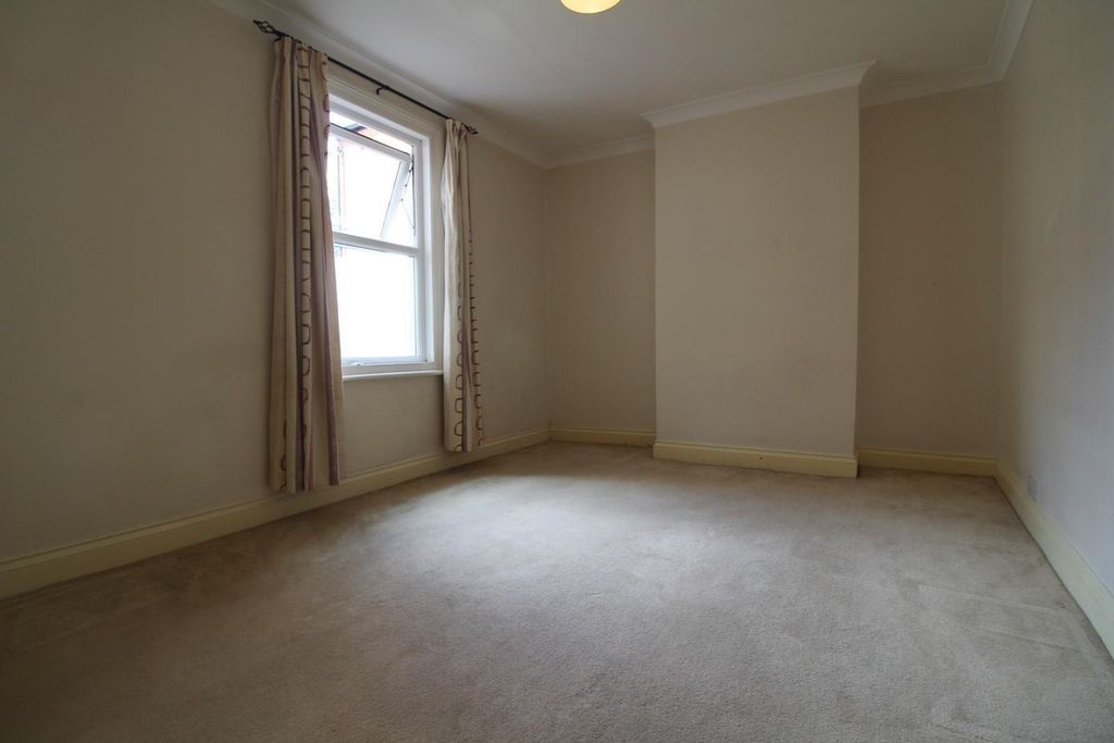 Property photo 2 of 6 Living Area