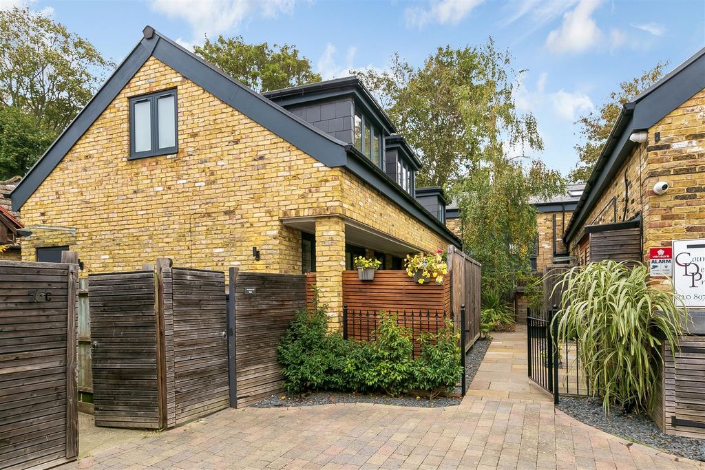 Property photo 2 of 13 Property Photo