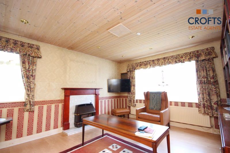 Property photo 2 of 11 Lounge