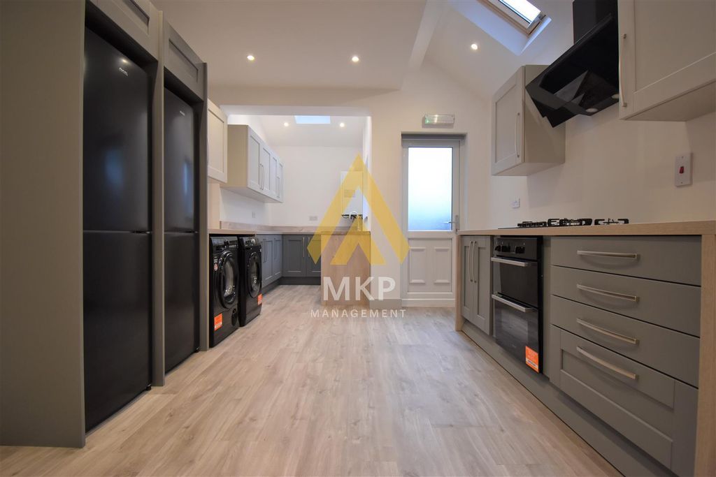 Property photo 2 of 21 P4Kfblx8Yuqjkmyo0M7Bcq.Jpg