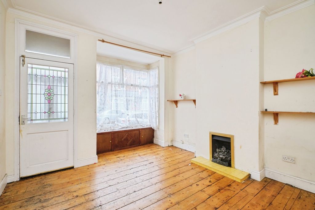 Property photo 3 of 20 Pbox-Img.Jpg