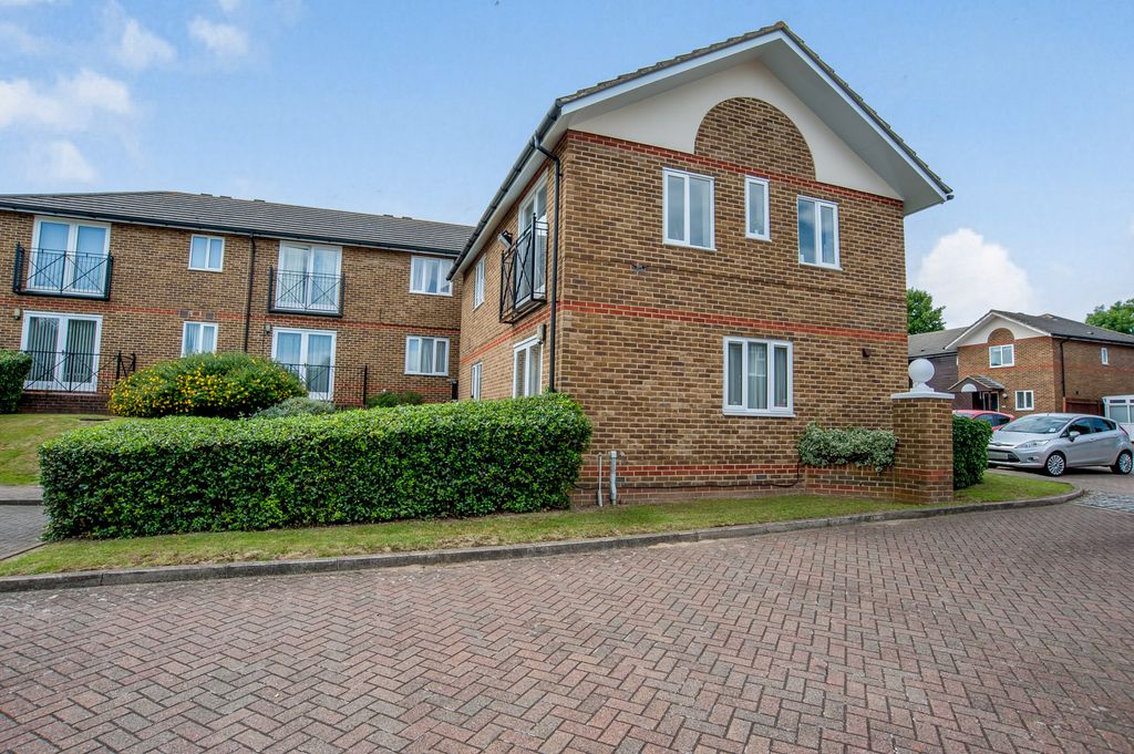 Property photo 1 of 9 External