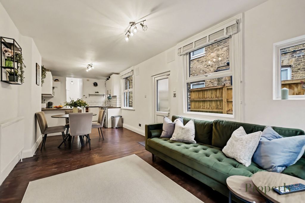 Property photo 3 of 12