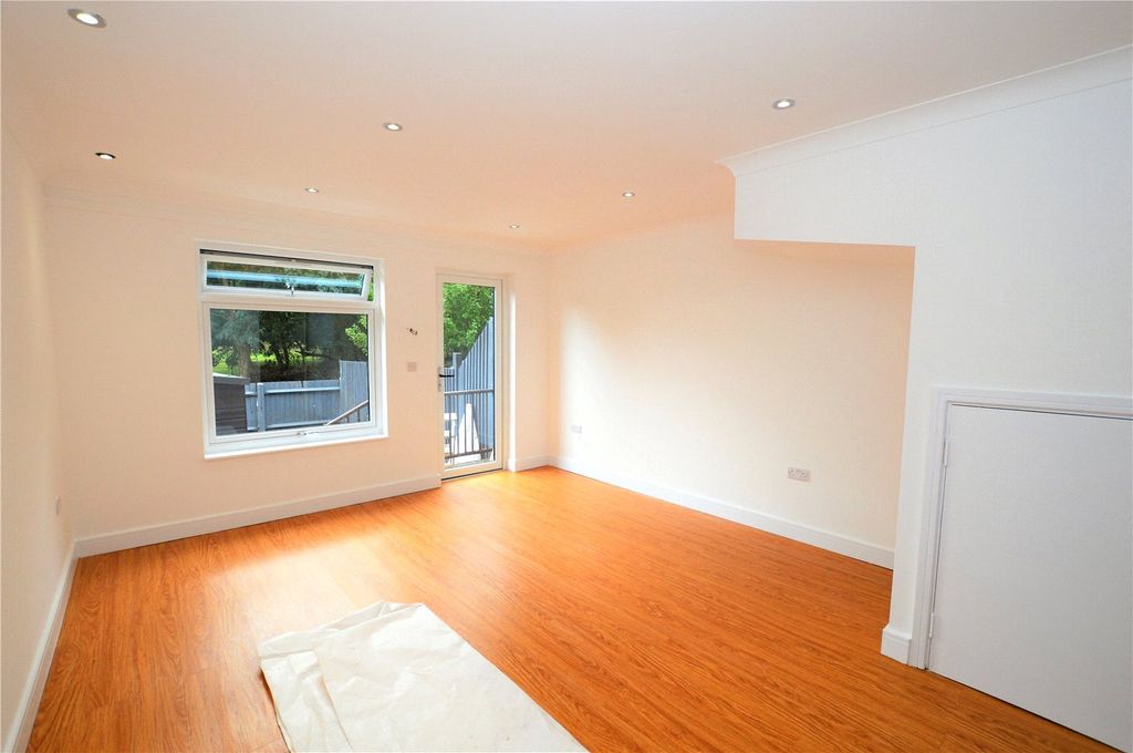 Property photo 2 of 14 Picture No. 02