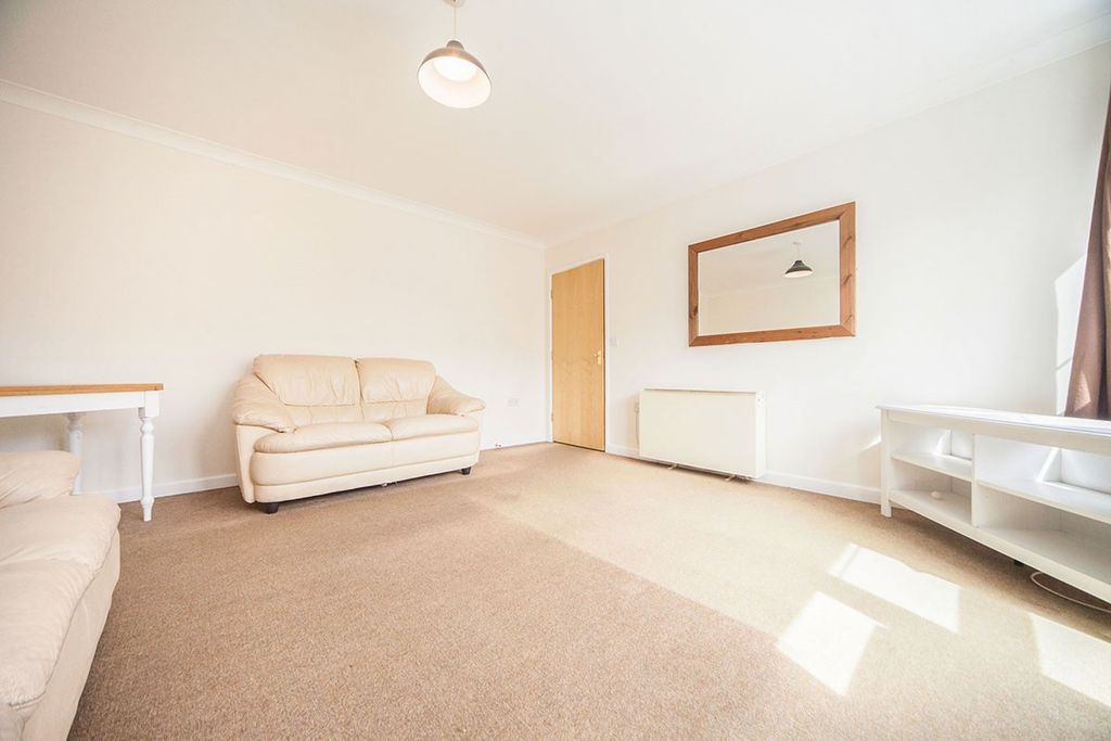 Property photo 3 of 7 Main Page