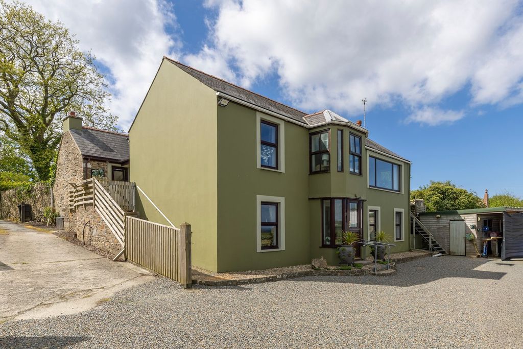 Property photo 1 of 50