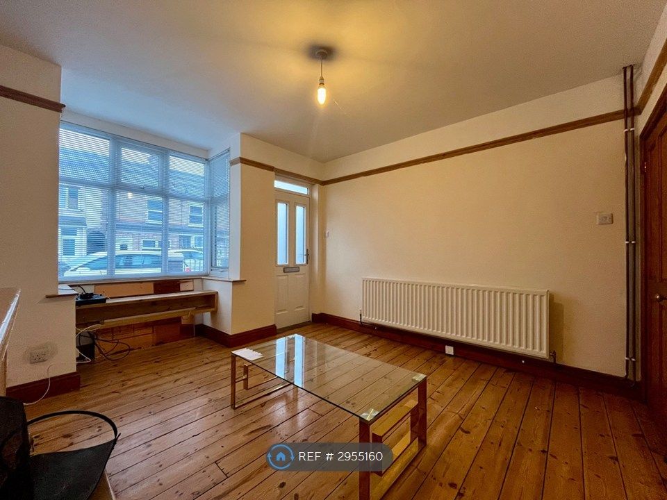 Property photo 3 of 12