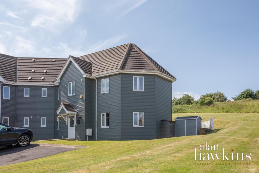 Property photo 1 of 21 Front