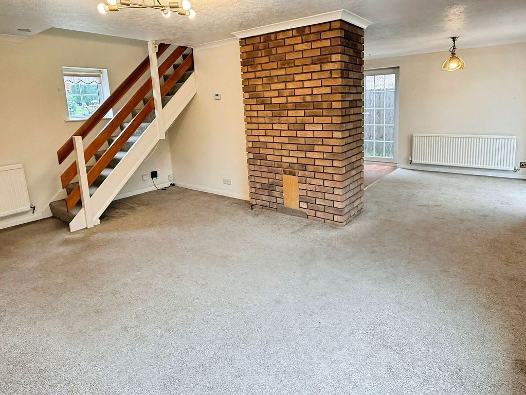 Property photo 2 of 32