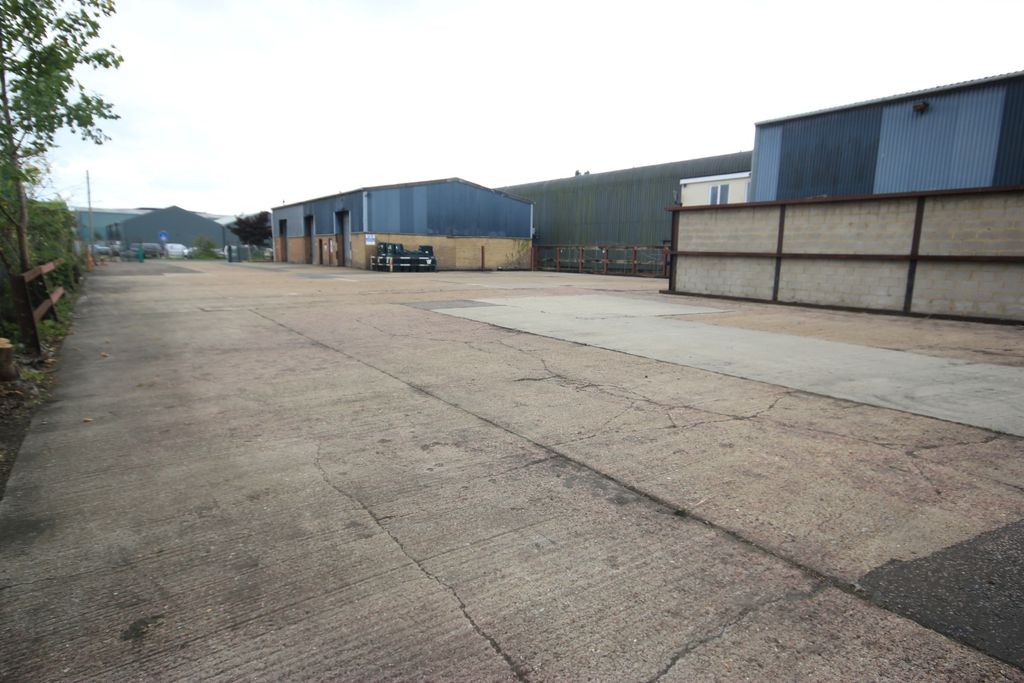 Property photo 2 of 6