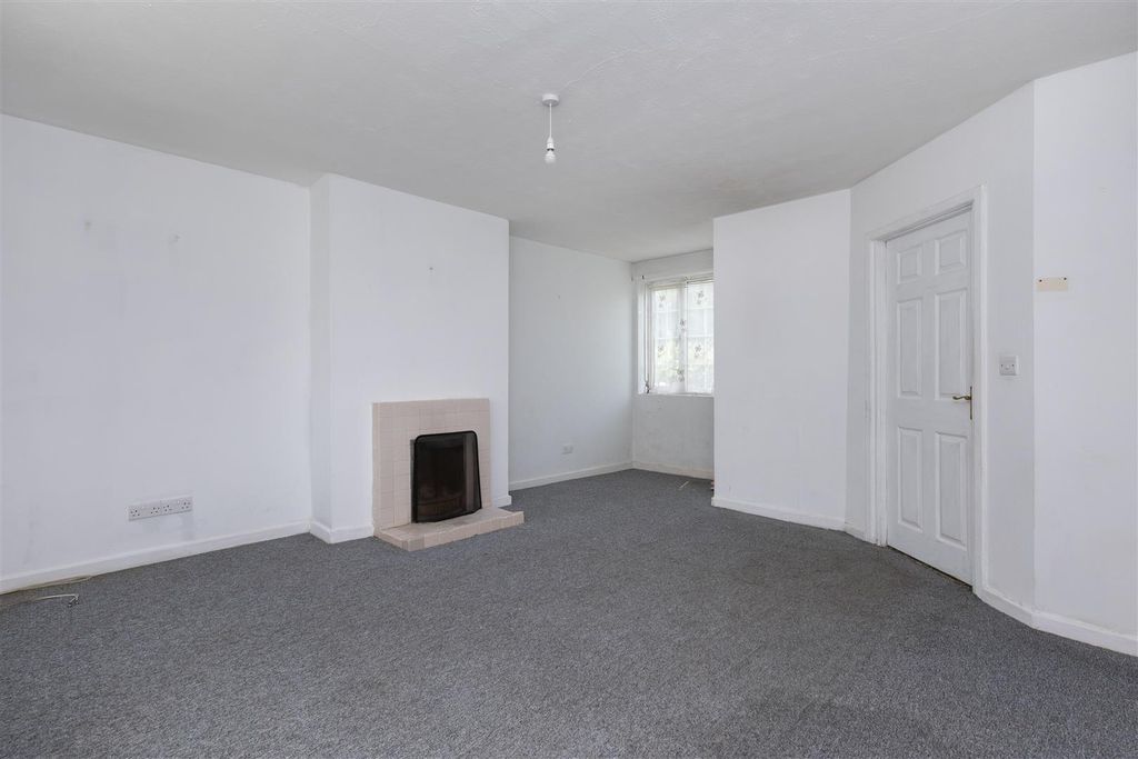 Property photo 2 of 17 Living Room