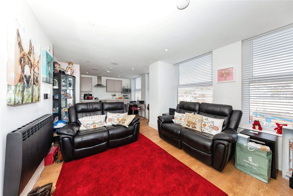 Property photo 2 of 12 Picture No. 08