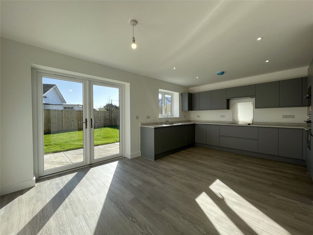 Property photo 2 of 19 Kitchen Diner