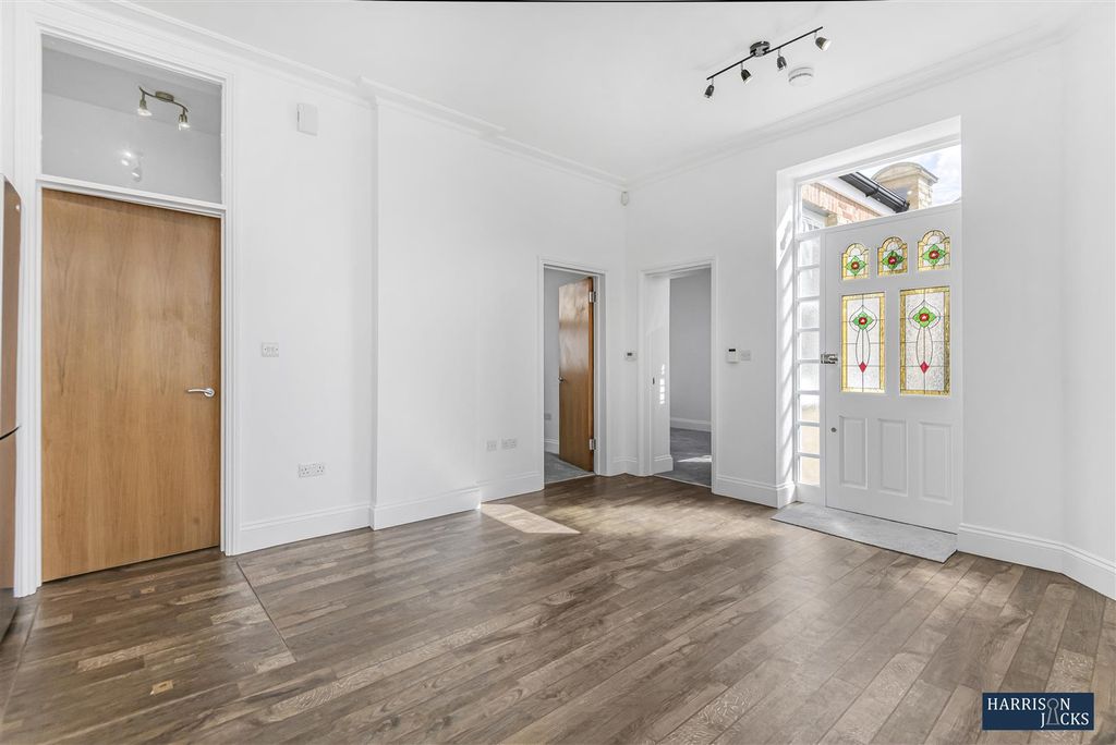 Property photo 3 of 15 9_34653_Watermarked.Jpg