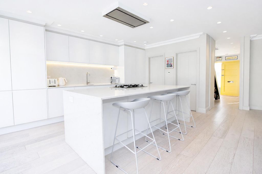 Property photo 1 of 26 Kit.Jpg