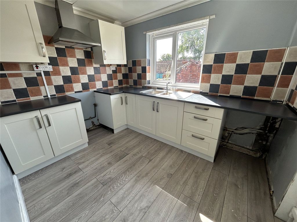 Property photo 3 of 9 Picture No. 06