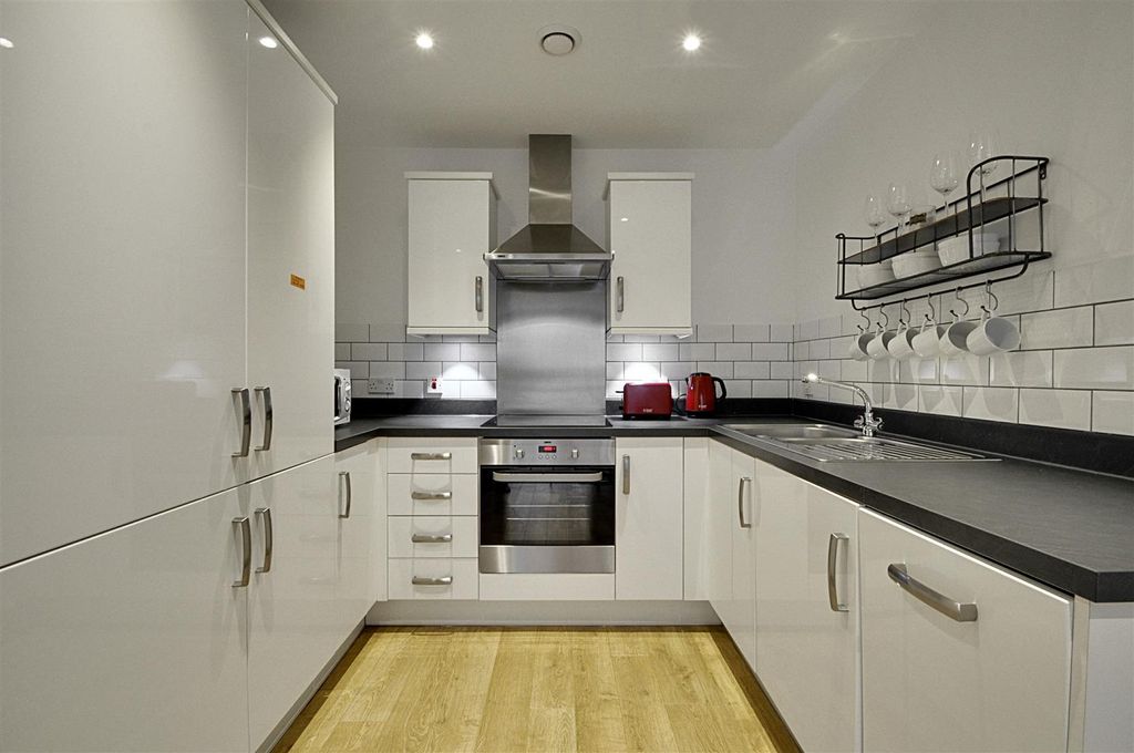 Property photo 2 of 8 2