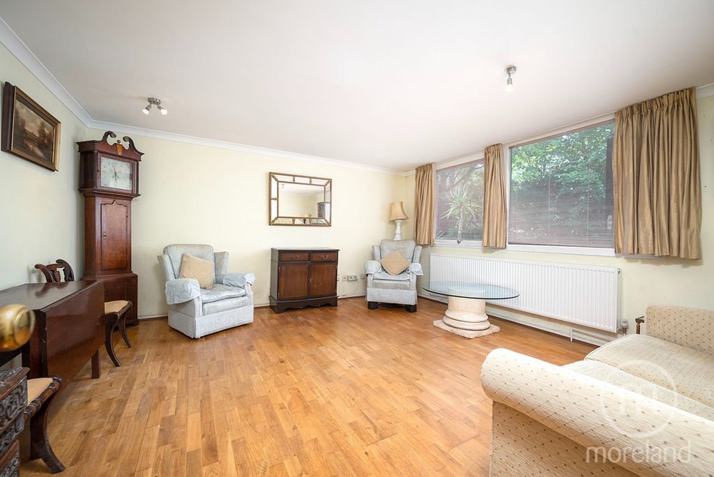 Property photo 2 of 9 5444182
