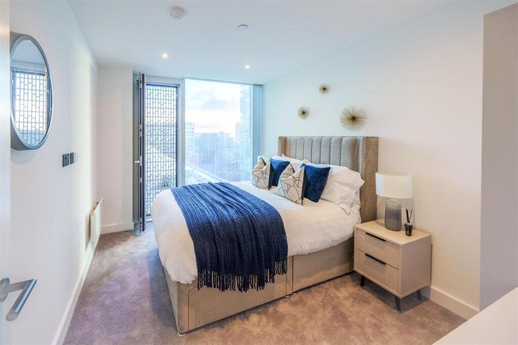Property photo 3 of 20 Bankside